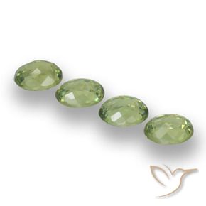 Gemme di Granato demantoide Verde caldo naturale da 1.36 ct, Ovale, VS