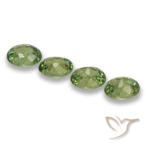 Gemme di Granato demantoide Verde caldo naturale da 1.14 ct, Ovale, VS
