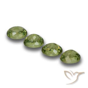Gemme di Granato demantoide Verde foresta chiaro naturale da 1.40 ct, Ovale, VS