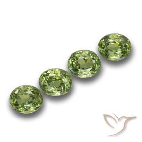 Gemme di Granato demantoide Verde caldo naturale da 1.37 ct, Ovale, VS