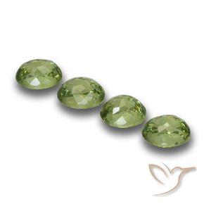 Gemme di Granato demantoide Verde caldo naturale da 1.37 ct, Ovale, VS