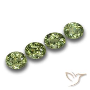 Gemme di Granato demantoide Verde foresta chiaro naturale da 1.32 ct, Ovale, VS
