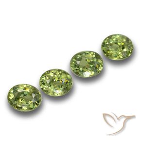 Gemme di Granato demantoide Verde foresta chiaro naturale da 1.33 ct, Ovale, VS