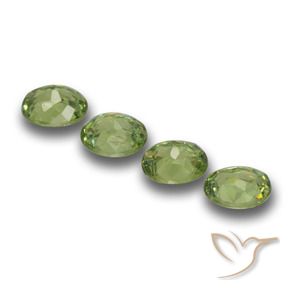 Gemme di Granato demantoide Verde caldo naturale da 1.12 ct, Ovale, VS