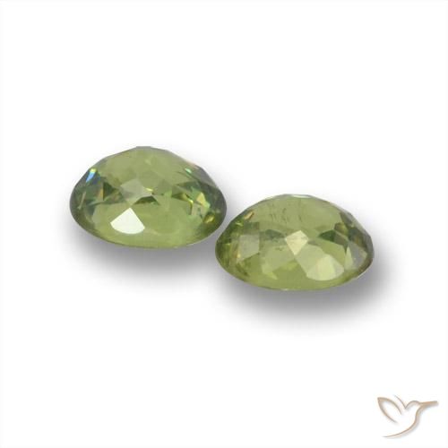 Gemme di Granato demantoide Verde medio naturale da 0.84 ct, Taglio ovale, VS