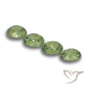 Gemme di Granato demantoide Verde foresta naturale da 1.68 ct, Ovale, VS