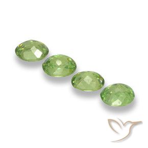 Gemme di Granato demantoide Verde caldo naturale da 1.08 ct, Ovale, VS