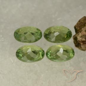 Gemme di Granato demantoide Verde medio naturale da 1.52 ct, Ovale, VS