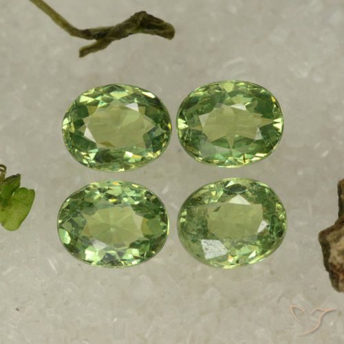 1.68ctw Naturale Giallo verde Granato demantoide, Ovale, VS
