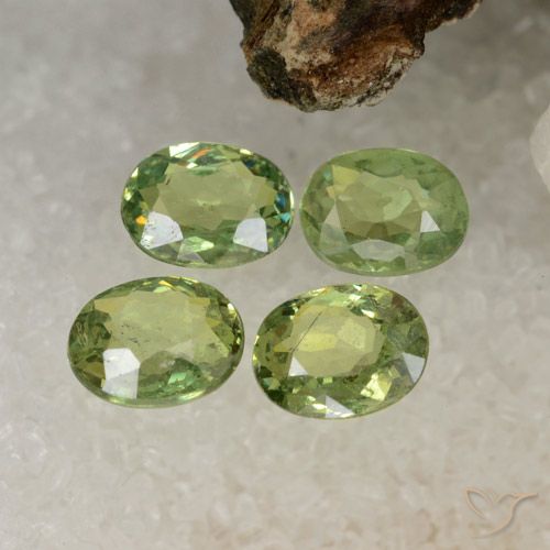 1.40ctw Naturale Pera Verde Granato demantoide, Ovale, VS