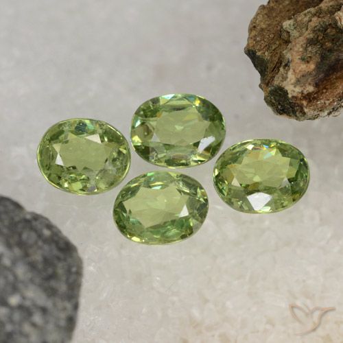 1.54ctw Naturale Verde caldo Granato demantoide, Ovale, VS