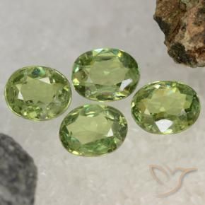 Gemme di Granato demantoide Verde caldo naturale da 1.54 ct, Ovale, VS