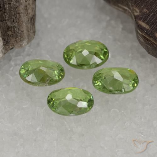 Gemme di Granato demantoide Verde caldo naturale da 1.45 ct, Ovale, VS