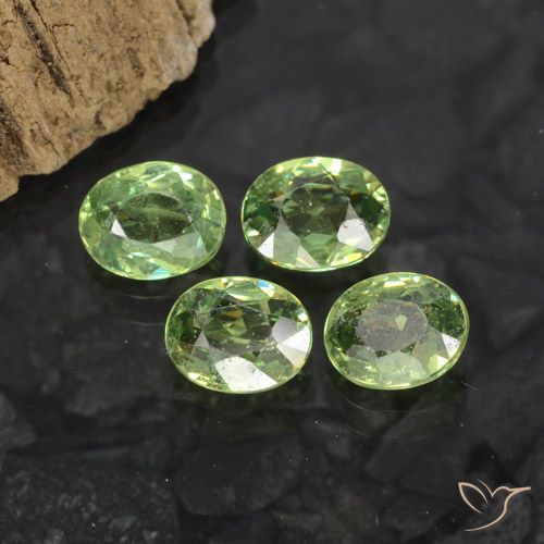 1.73ctw Naturale Verde medio Granato demantoide, Ovale, VS