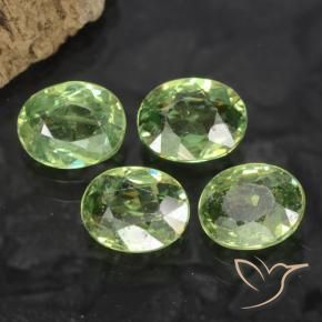 Gemme di Granato demantoide Verde medio naturale da 1.73 ct, Ovale, VS