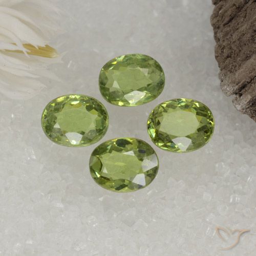 1.65ctw Naturale Verde lime Granato demantoide, Ovale, VS