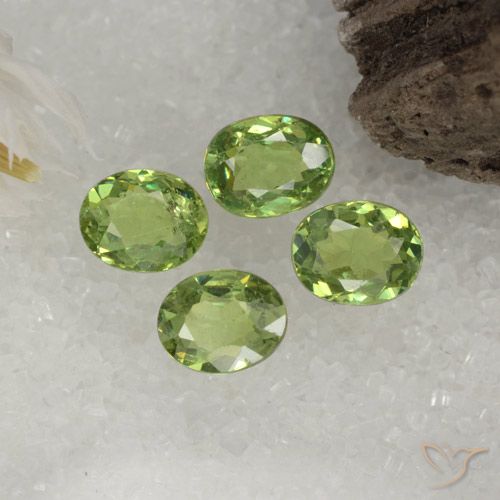 1.63ctw Naturale Verde medio Granato demantoide, Ovale, VS