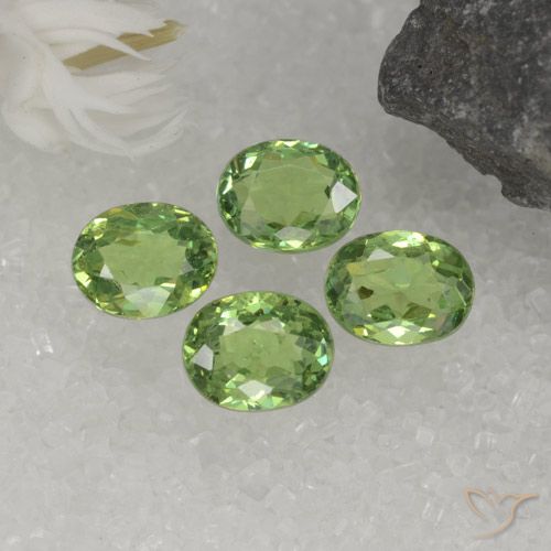 1.73ctw Naturale Verde medio Granato demantoide, Ovale, VS