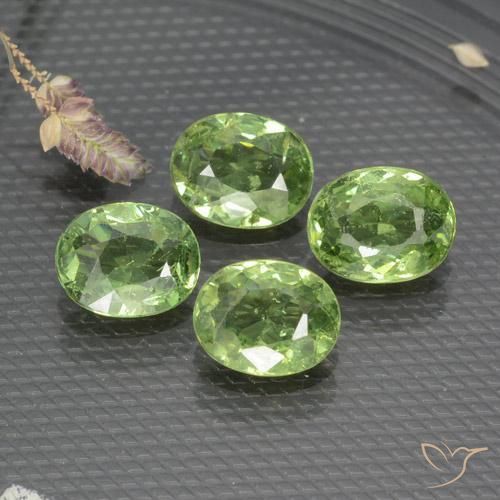 1.67ctw Naturale Verde medio Granato demantoide, Ovale, VS
