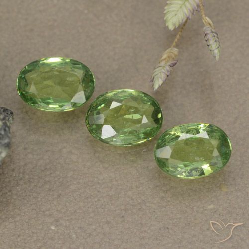 1.40ctw Naturale Verde chiaro Granato demantoide, Ovale, VS-SI