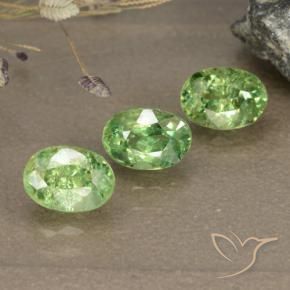 Gemme di Granato demantoide Verde caldo naturale da 2.08 ct, Ovale, VS-SI