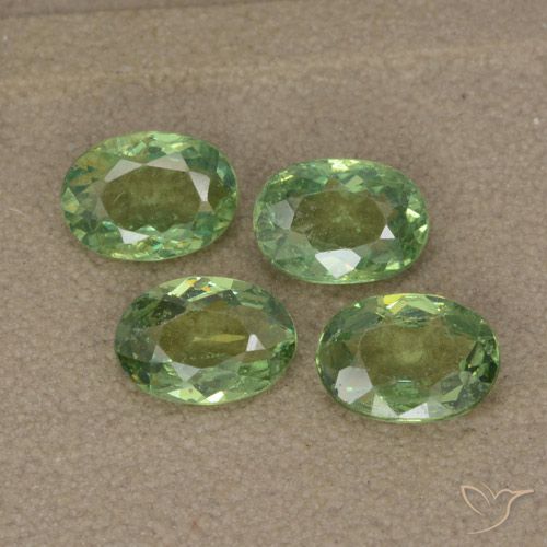 2.34ctw Naturale Verde foresta Granato demantoide, Ovale, VS