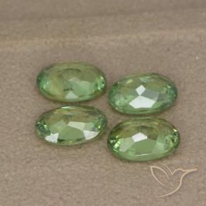Gemme di Granato demantoide Verde foresta naturale da 2.34 ct, Ovale, VS