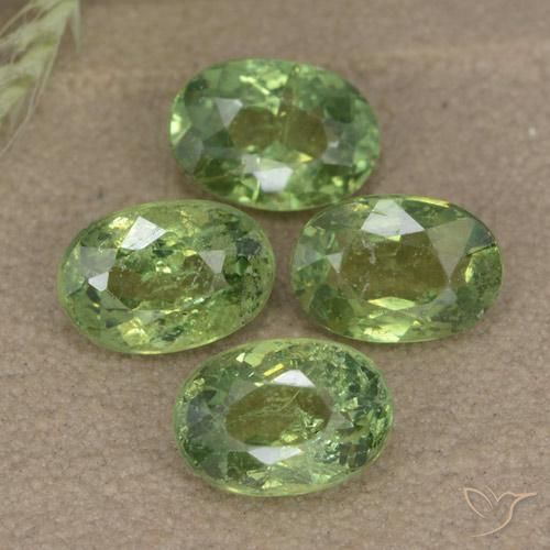 2.74ctw Naturale Verde medio Granato demantoide, Ovale, VS