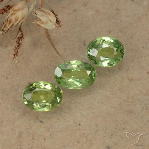 Gemme di Granato demantoide Verde caldo naturale da 0.71 ct, Ovale, VS-SI