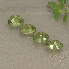 Gemme di Granato demantoide Verde chiaro e vivace naturale da 2.31 ct, Ovale, VS-SI