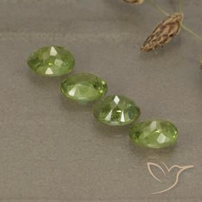 Gemme di Granato demantoide Verde chiaro e vivace naturale da 2.04 ct, Ovale, VS-SI