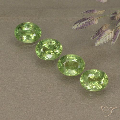 1.67ctw Naturale Verde medio Granato demantoide, Ovale, VS-SI