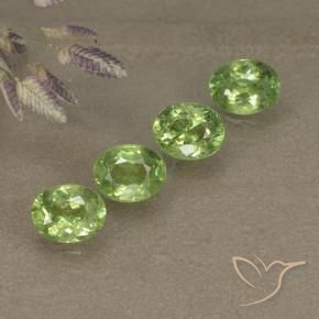 Gemme di Granato demantoide Verde medio naturale da 1.67 ct, Ovale, VS-SI