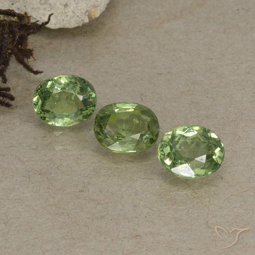 1.38ctw Naturale Verde chiaro Granato demantoide, Ovale, VS-SI