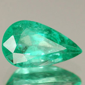 Smeraldo Verde naturale da 1.29 ct, Forma a pera, VS