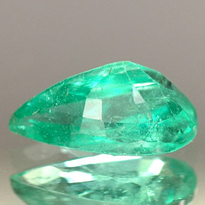 Smeraldo Verde naturale da 1.29 ct, Forma a pera, VS