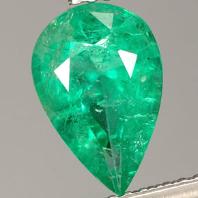 Smeraldo Verde naturale da 1.42 ct, Forma a pera, VS
