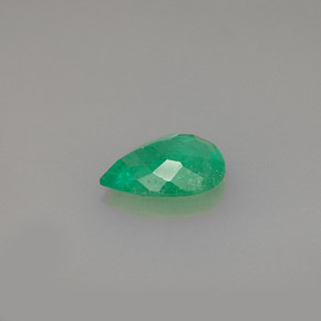 Smeraldo Verde naturale da 0.90 ct, Forma a pera, SI-I1