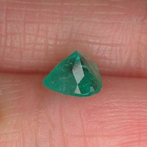 Smeraldo Verde naturale da 0.83 ct, Forma a pera, SI-I1