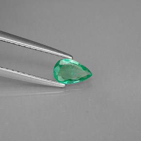Smeraldo Verde naturale da 0.28 ct, Forma a pera, VS-SI
