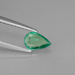Smeraldo Verde naturale da 0.34 ct, Forma a pera, VS-SI