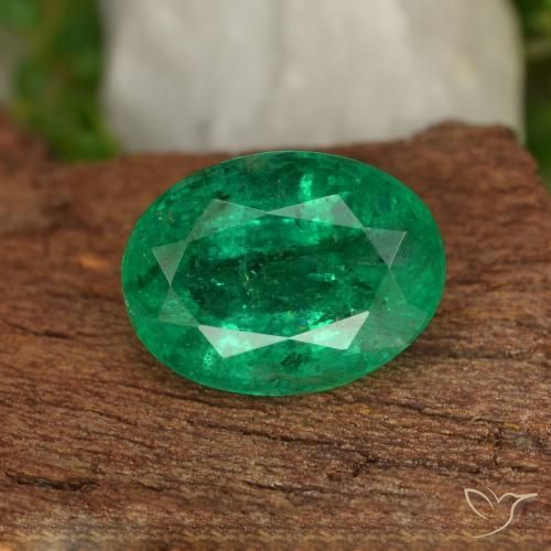 Smeraldo Verde medio naturale da 1.52 ct, Ovale, SI-I1
