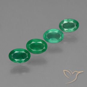 Gemme di Smeraldo Verde medio naturale da 1.52 ct, Ovale, SI