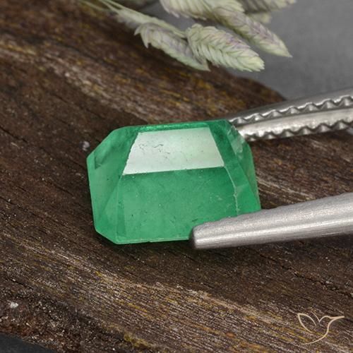 Smeraldo Verde chiaro naturale da 1.77 ct, Ottagonale / Taglio smeraldo, VS-SI