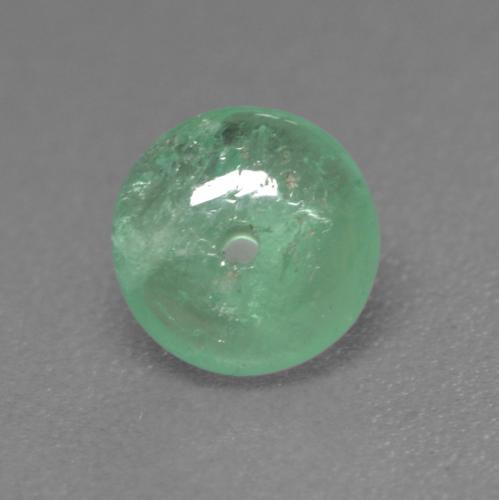 Smeraldo Verde chiaro e freddo naturale da 0.79 ct, Taglio rotondo, Trasparente