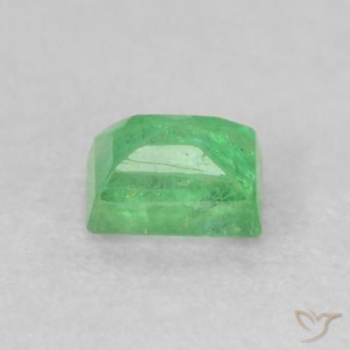 Smeraldo Verde chiaro di trifoglio naturale da 0.18 ct, Taglio a baguette, VS