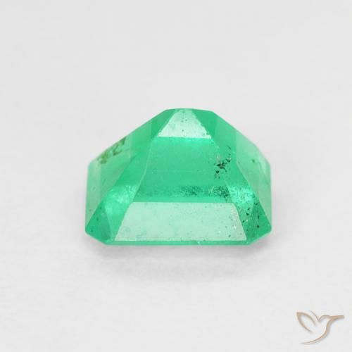 Smeraldo Verde brillante naturale da 0.63 ct, Taglio smeraldo, VS-SI