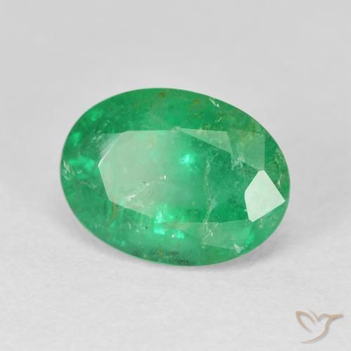 Smeraldo Verde caldo naturale da 3.92 ct, Ovale, VS-SI