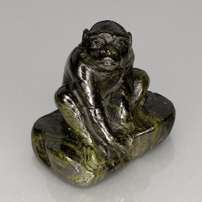 Epidoto naturale verde da 87,63 ct, forma fantasia, opaco