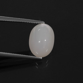 Opale di fuoco naturale bianco da 4,31 ct, taglio ovale, traslucido
